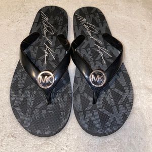 MICHAEL KORS FLIP FLOPS